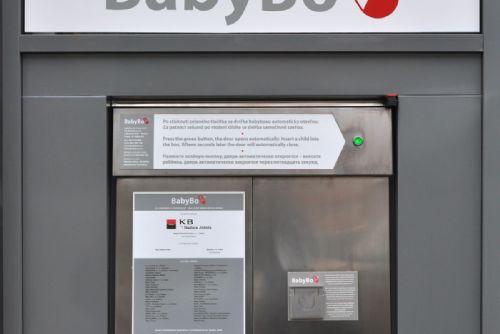 Foto: Po mecenášce Babyboxů pojmenovali odloženou dívku
