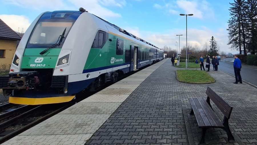 Plán jihomoravských hybridních vlaků narazil na problémy s financováním