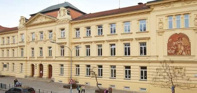 „Spádová turistika“ narušuje školní přijímačky v Brně