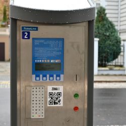 Boj se zavíráním obchodů ve Znojmě, pomůže cena parkování?