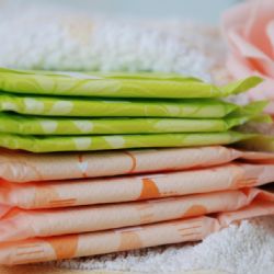 Brno nabízí zdarma menstruační pomůcky ve školách: boj s menstruační chudobou