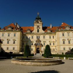 Kastelánská prohlídka na zámku Valtice: Nezapomenutelný zážitek u příležitosti Hradozámecké noci