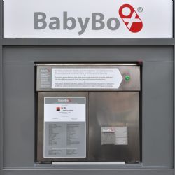 Po mecenášce Babyboxů pojmenovali odloženou dívku