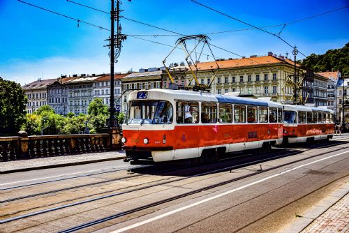 Foto: Lužánky se vozí po Brně ve dvou tramvajích