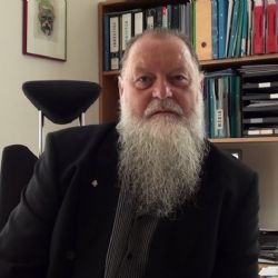 Opravdový politik není jen stopař výsledků průzkumů veřejného mínění