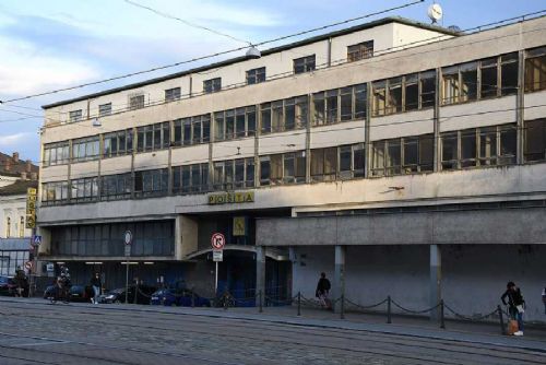 obrázek:Rekonstrukce funkcionalistického klenotu v Brně: nový život pro budovu u nádraží