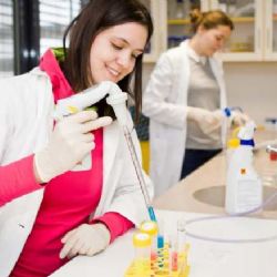 MUNI v Brně spouští nový obor Kosmetologie: reakce na boom v kosmetickém průmyslu