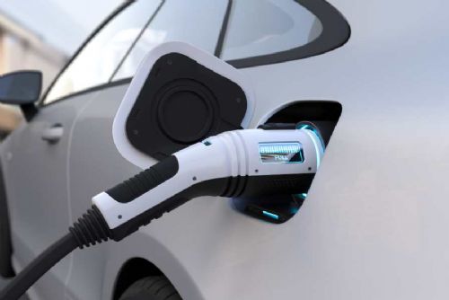 obrázek:Konec bezplatného parkování pro elektromobily: Plzeň ruší, Praha zpoplatní
