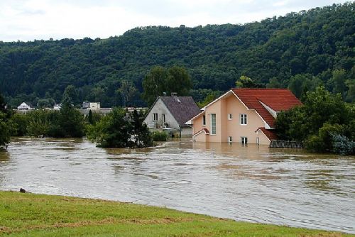 Foto: Škola ve Velké nad Veličkou připravena na povodně